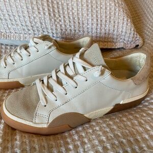 Dolce Vita Women’s Leather and suede Sneakers size 6 tennis shoes